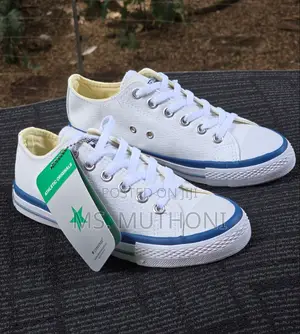 White Converse Leather Sizes: 37,38,39,40,41,42