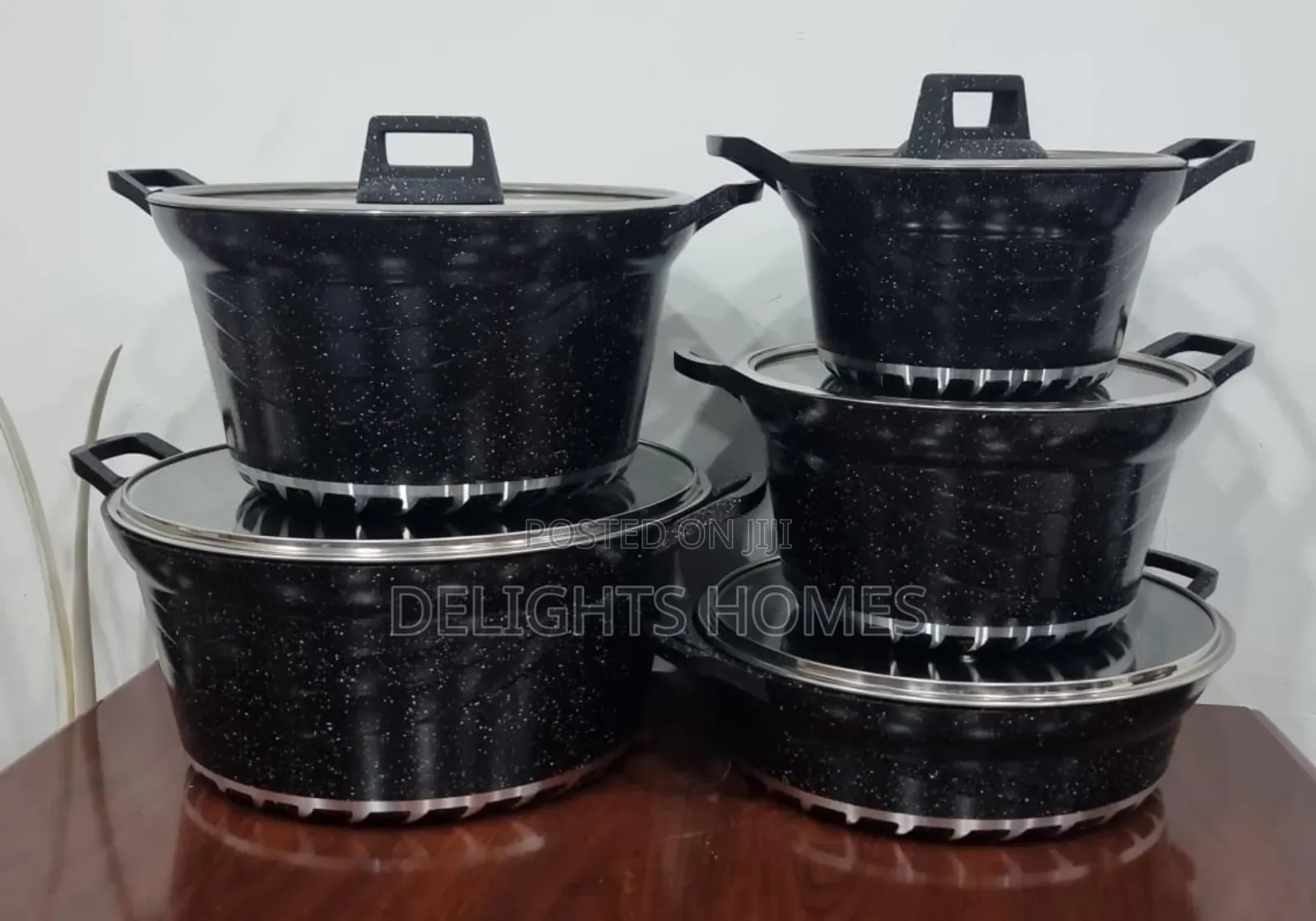 * Set of Cooking/Serving Pots*
