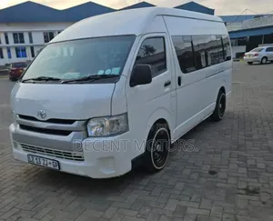 Toyota HiAce 2018 White