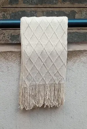 Small Knitted Decor Blankets