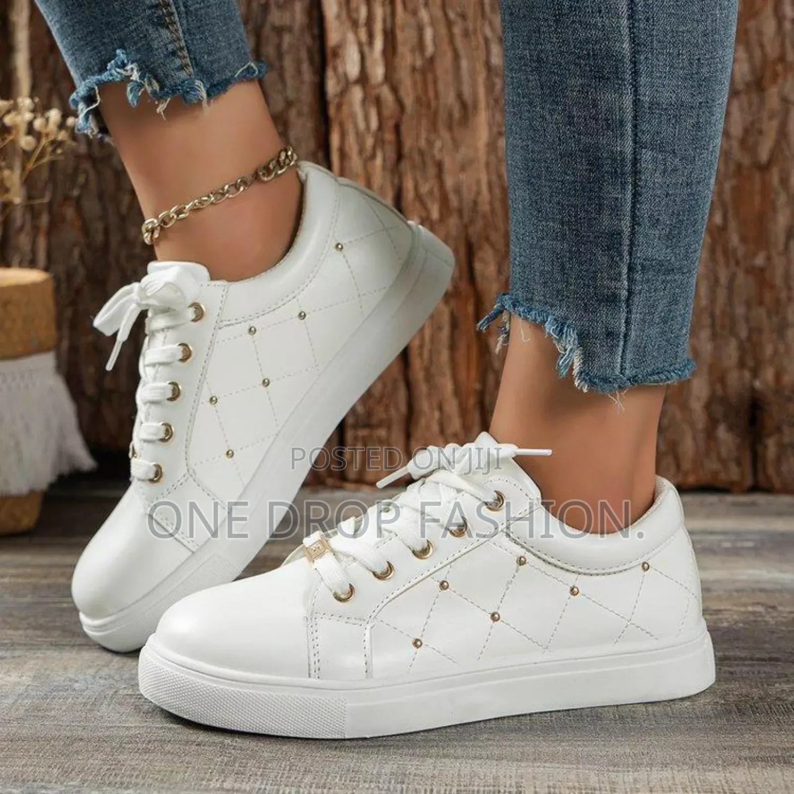 Dotted Sneakers