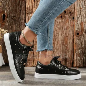 Dotted Sneakers