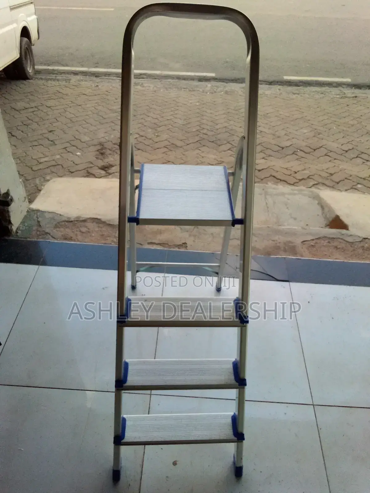 Aluminum Step Ladder