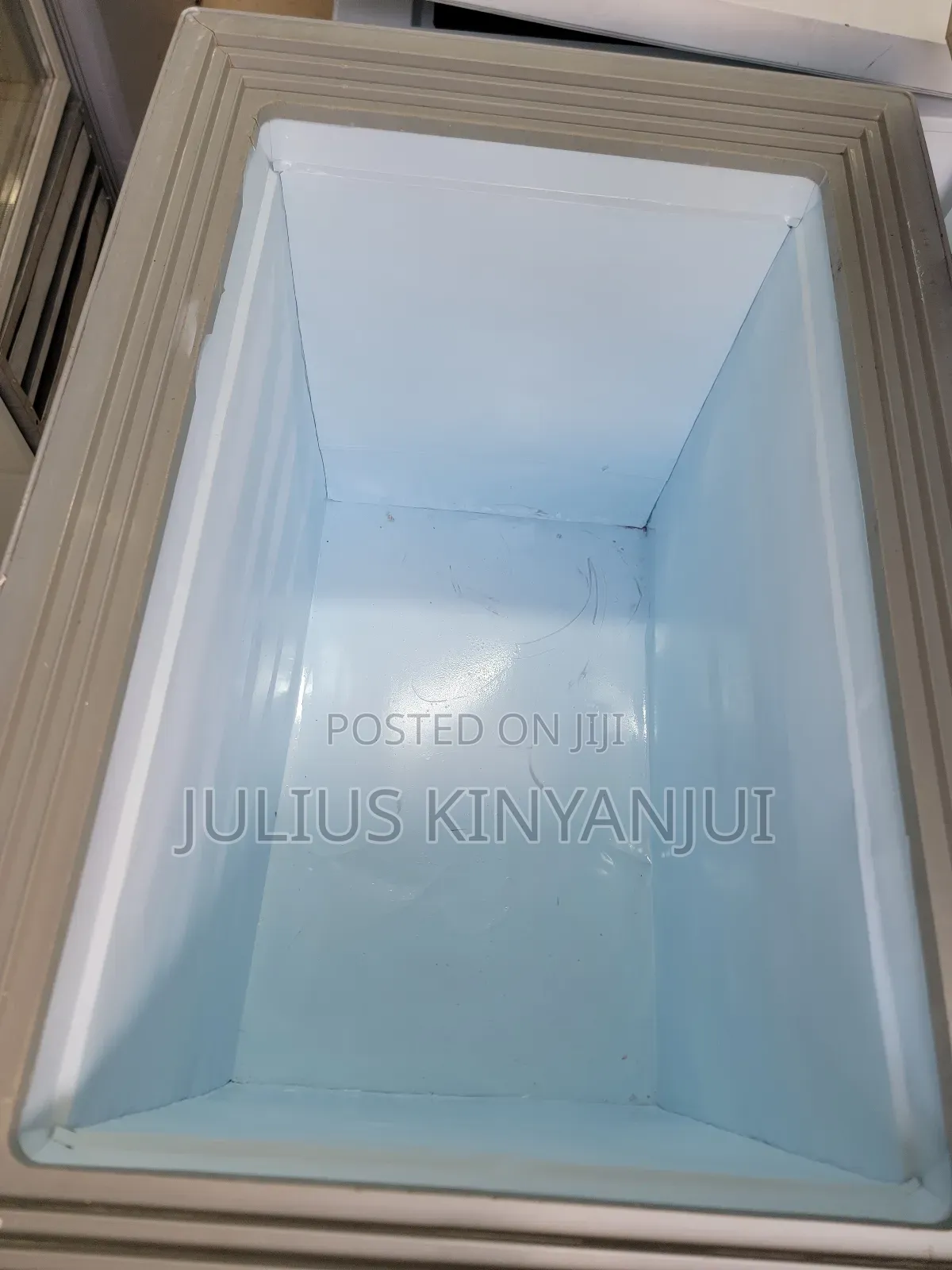 Deep Medium Capacity Freezer