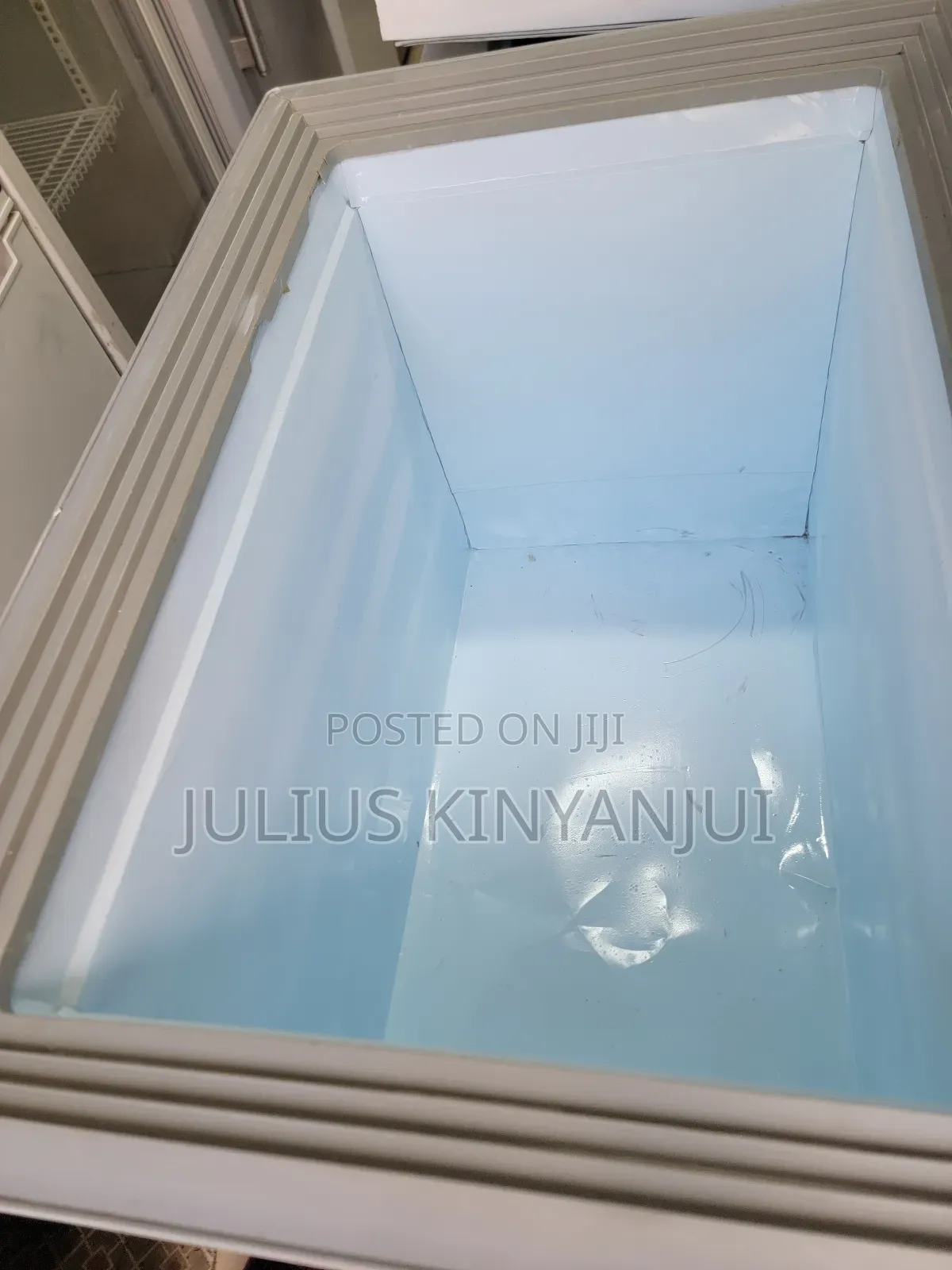 Deep Medium Capacity Freezer