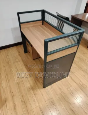 Receptionist Desk / One Way Workstation