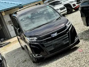 Toyota Noah 2018 Purple
