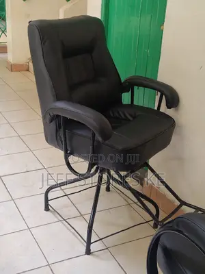 Black Plain Simple Barber Chair