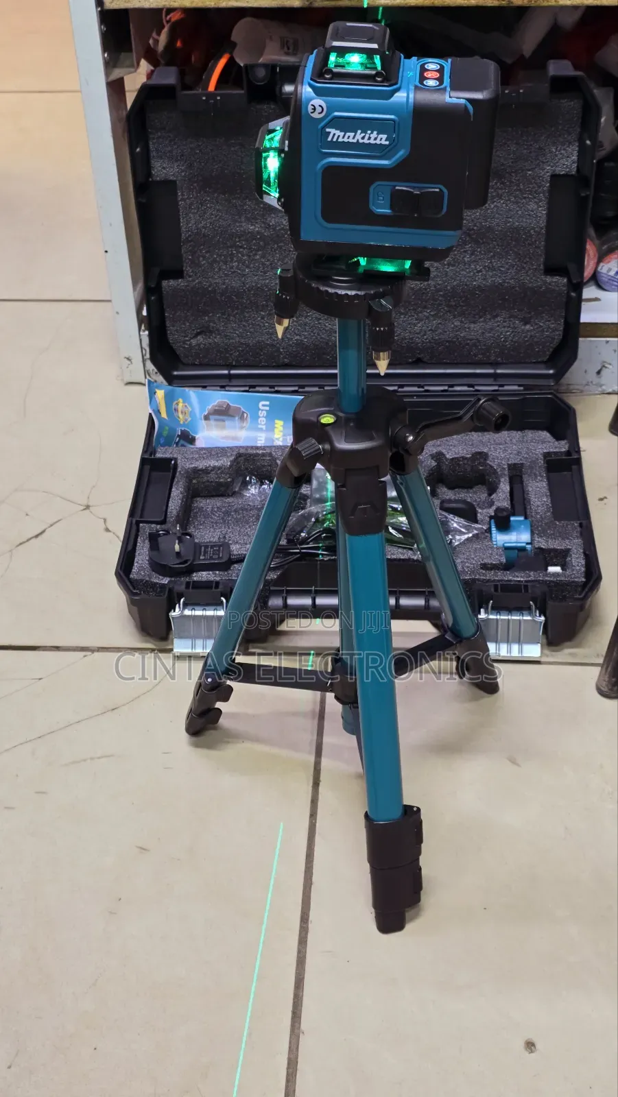 Makita Laser Level Meter With a Stand