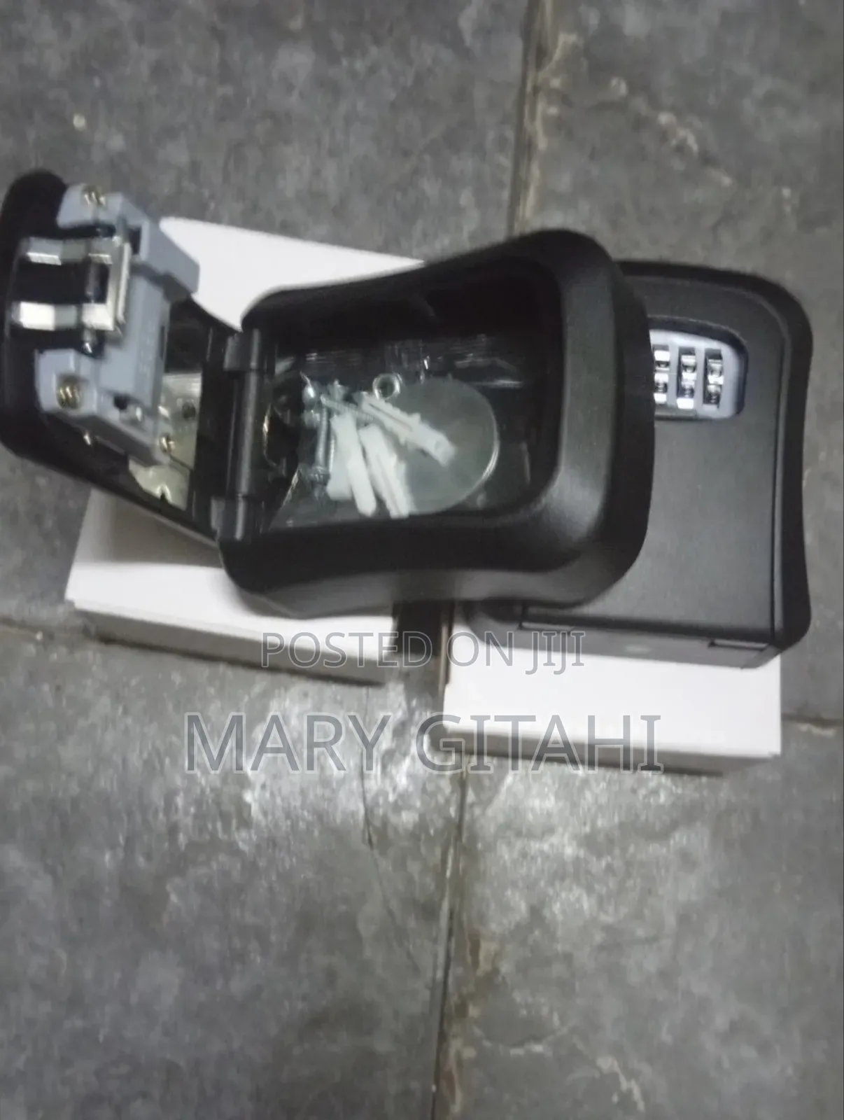 Safe Metallic Key Lock Box