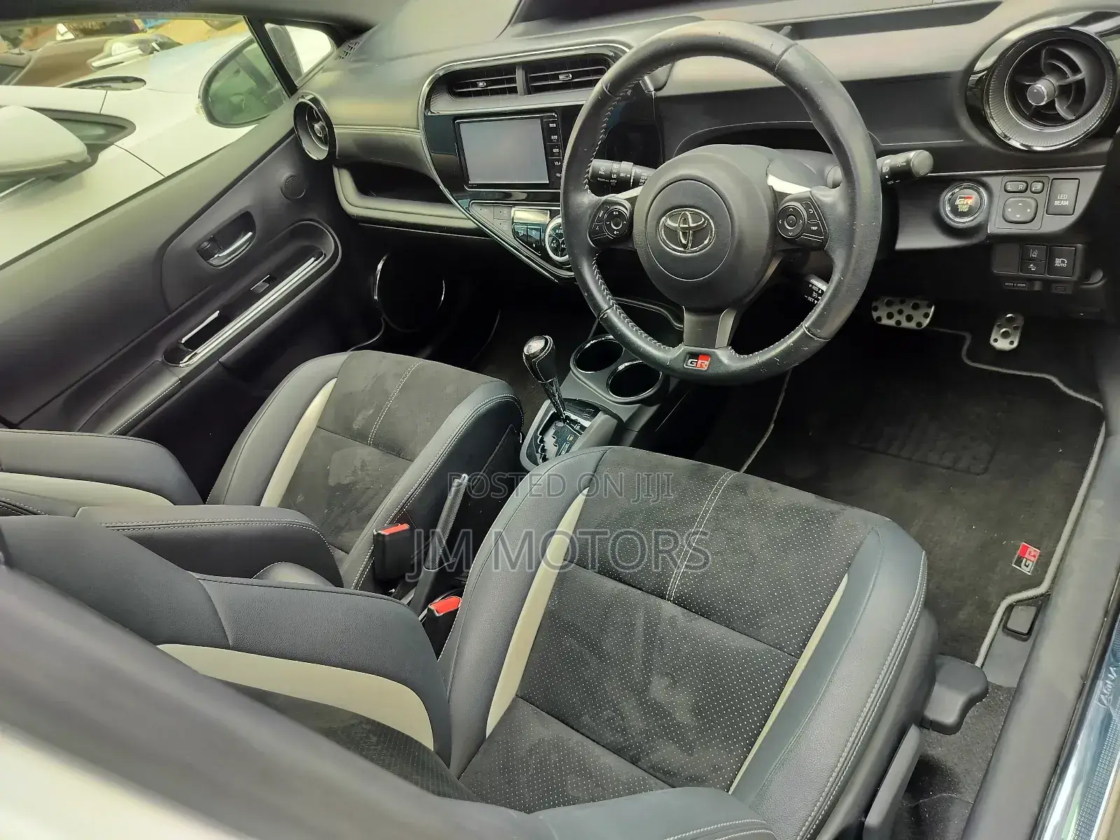 Toyota Aqua 2018 White