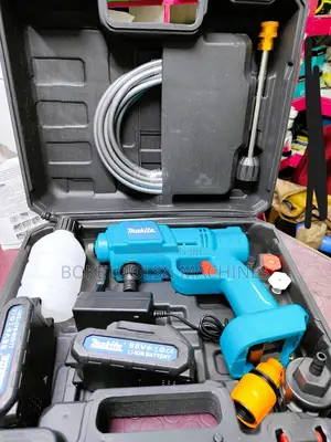 Portable Makita Cordless Pressure Washer