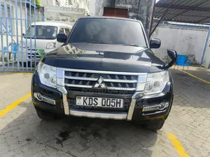 Mitsubishi Pajero 2017 Black