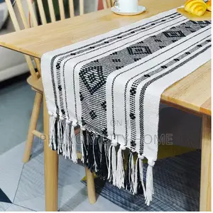 Quality Knitted Table Runner With Table Mats
