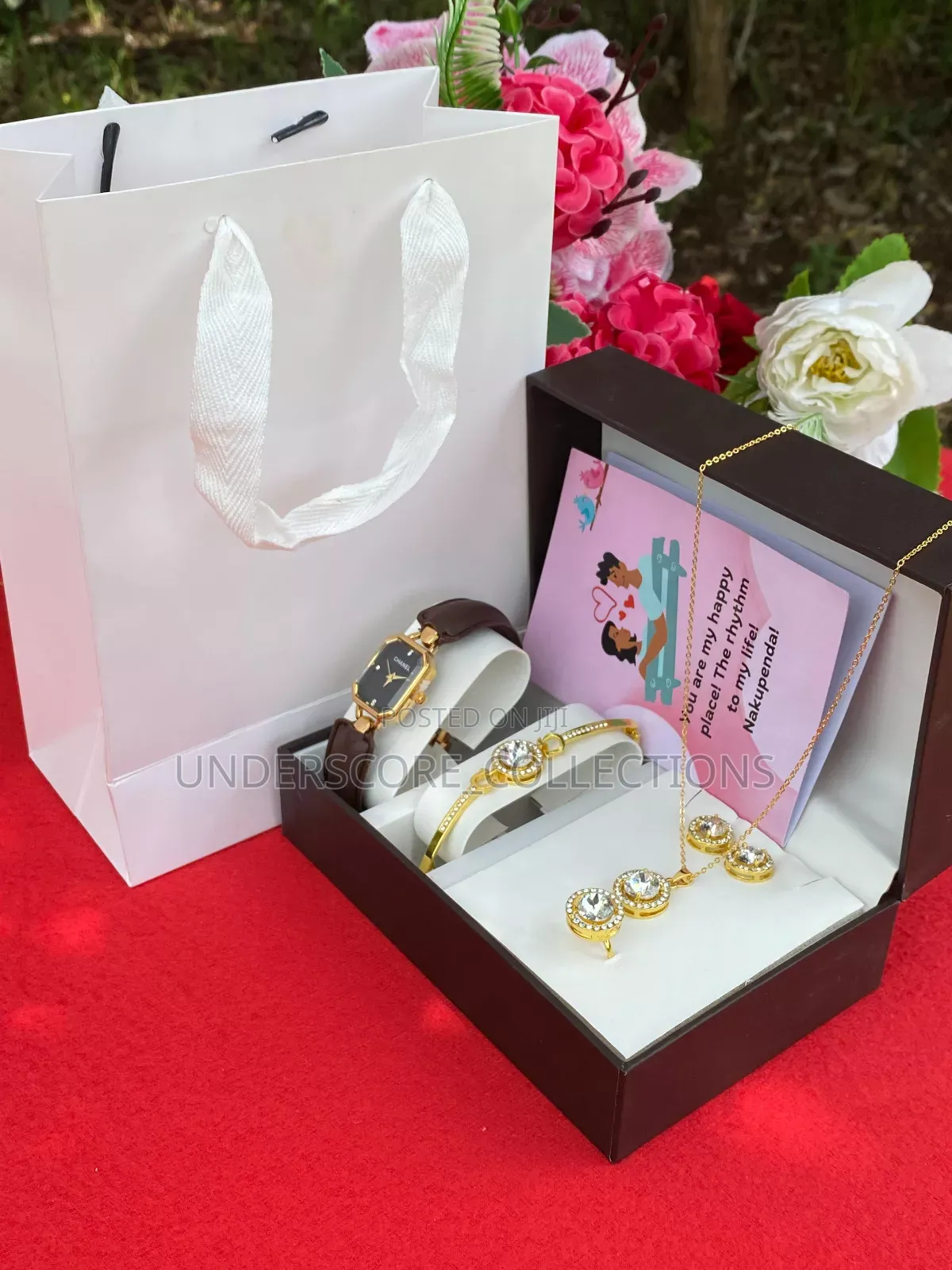 Black/Gold Gift Box With Cute Jewelry