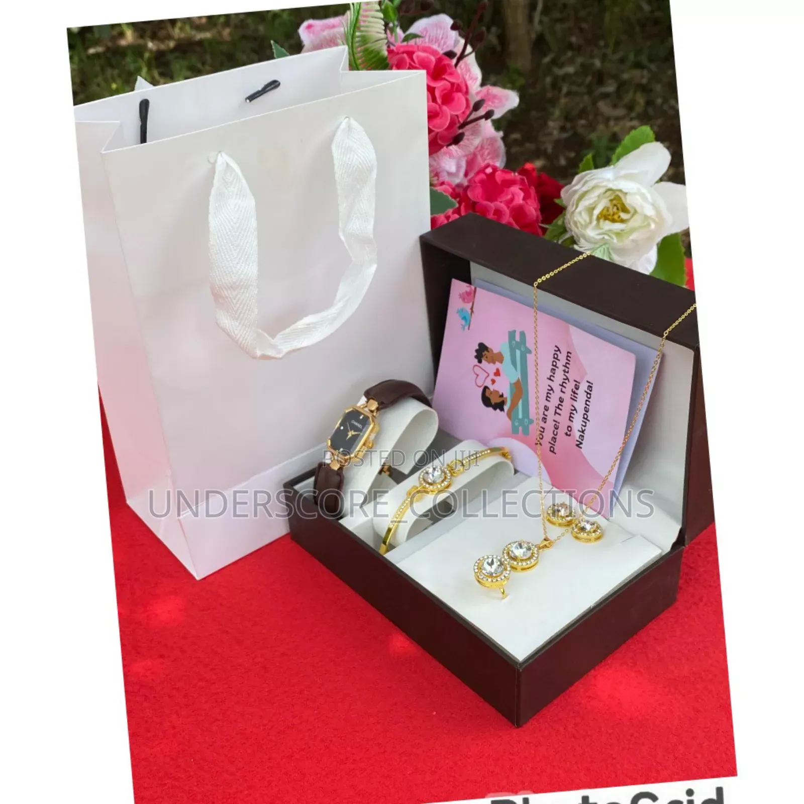 Black/Gold Gift Box With Cute Jewelry
