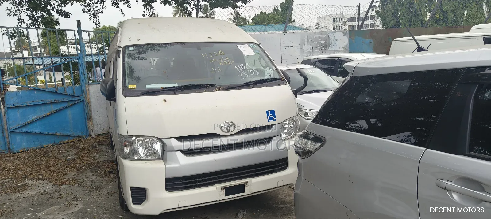 Toyota HiAce 2018 White