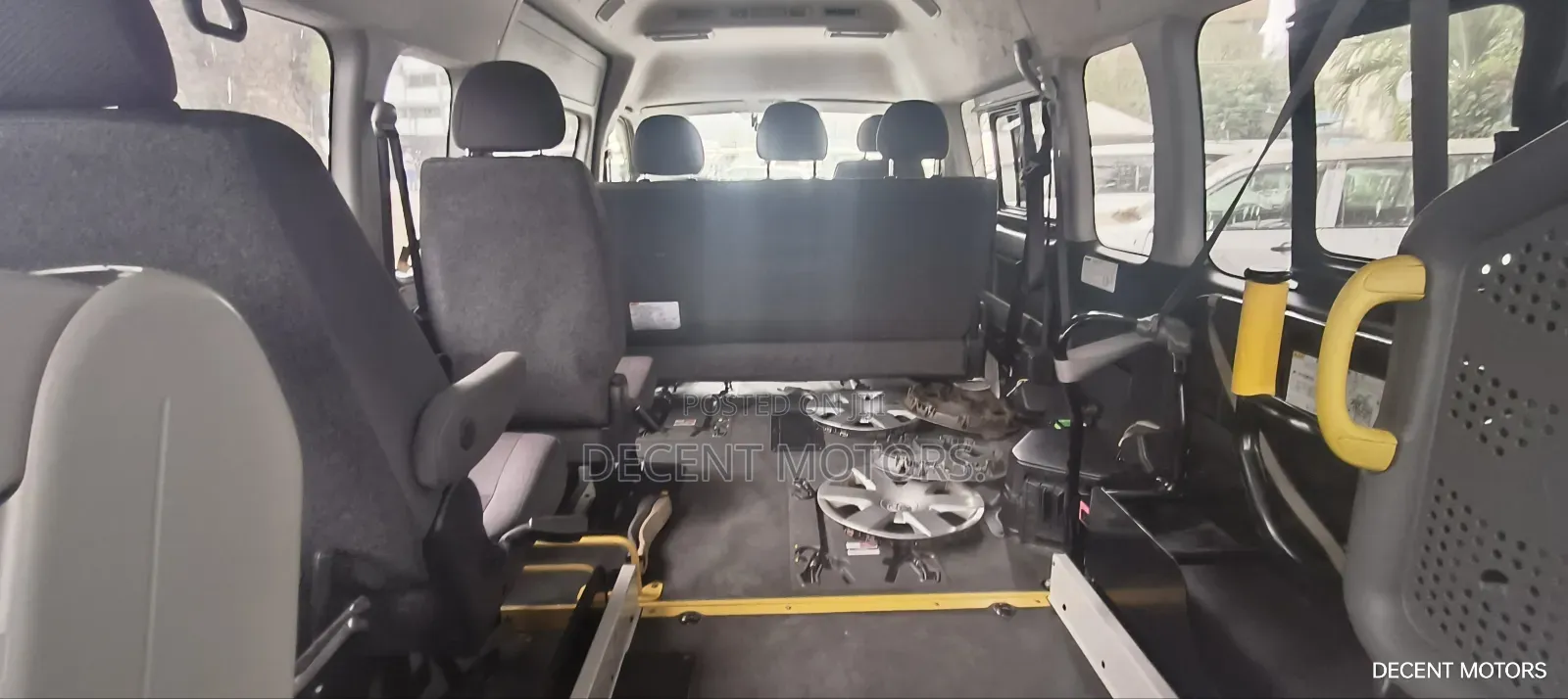 Toyota HiAce 2018 White