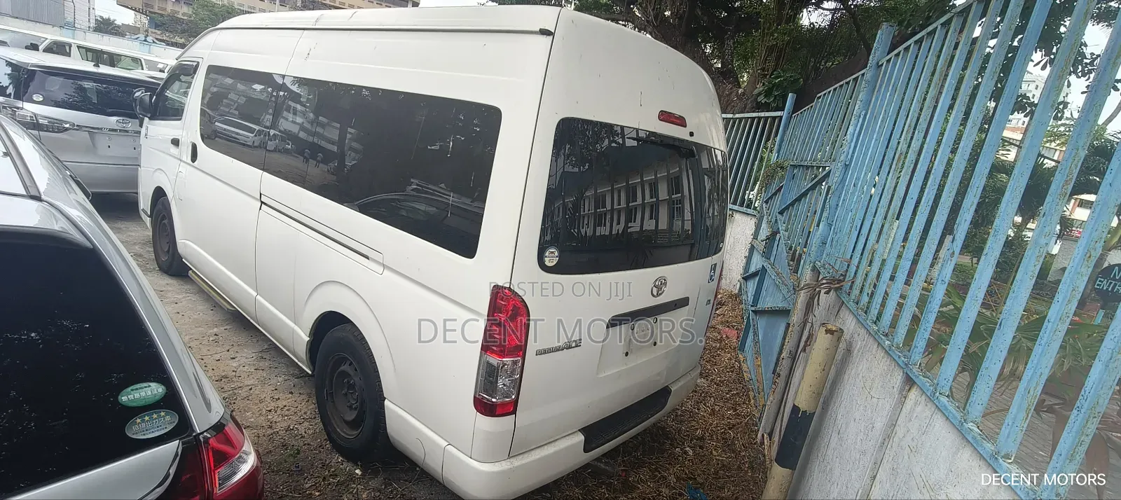 Toyota HiAce 2018 White