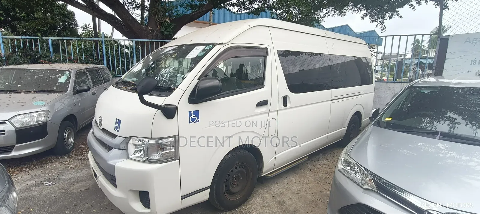 Toyota HiAce 2018 White