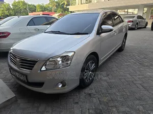 Toyota Premio 2012 Silver