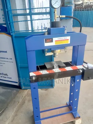 30 Tone Pressshop (Pneumatic) / Hydraulic