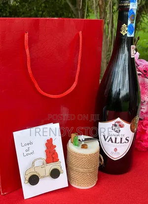 Valentine's Ladies Scented Candle Gift With Baron Wine