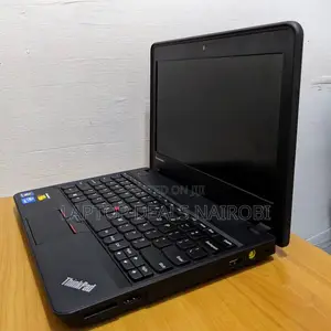 Laptop Lenovo ThinkPad X131e 4GB Intel Celeron SSD 128GB
