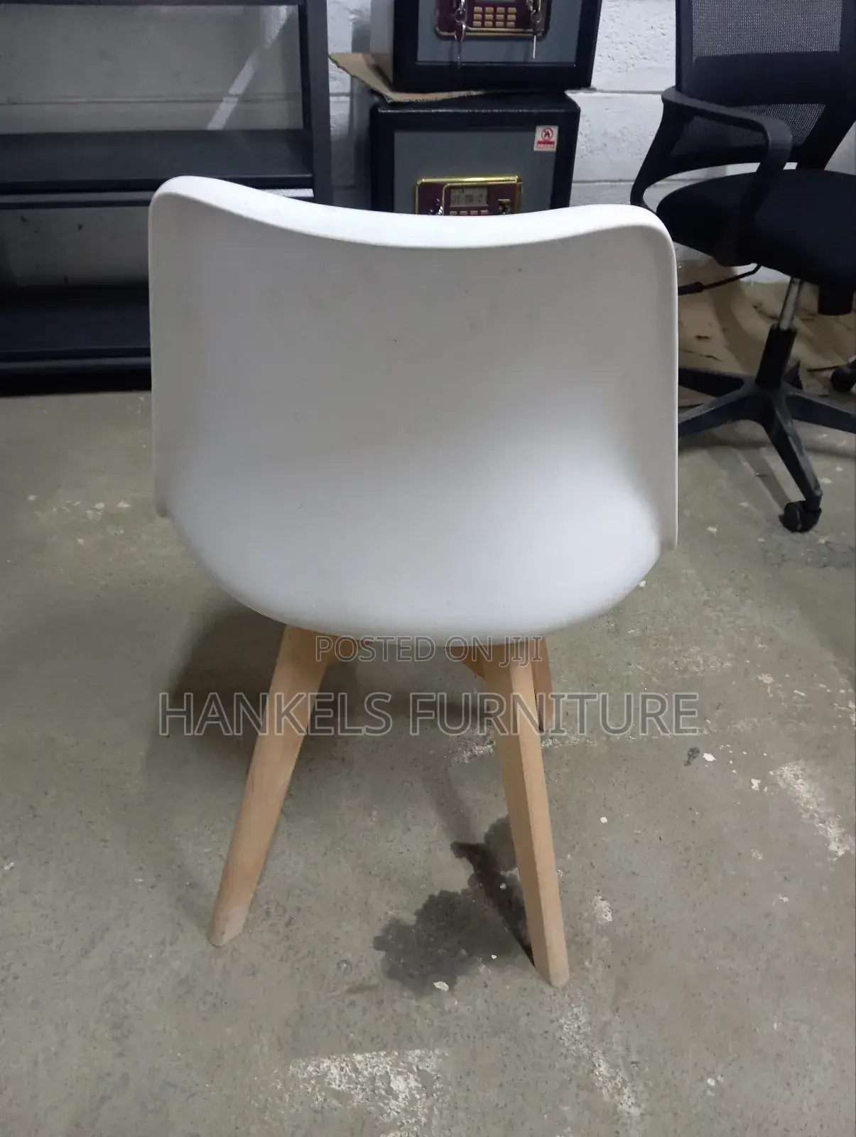 Padded Eames Chair