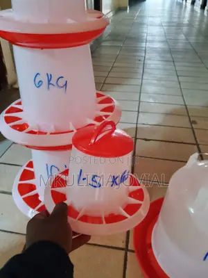 1.5 KGS Red and White Chick Feeders