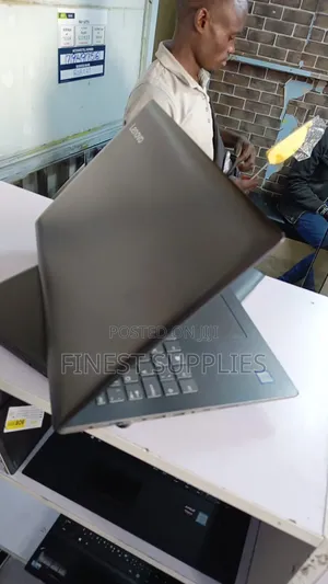 Laptop Lenovo 500e 4GB Intel Celeron HDD 250GB