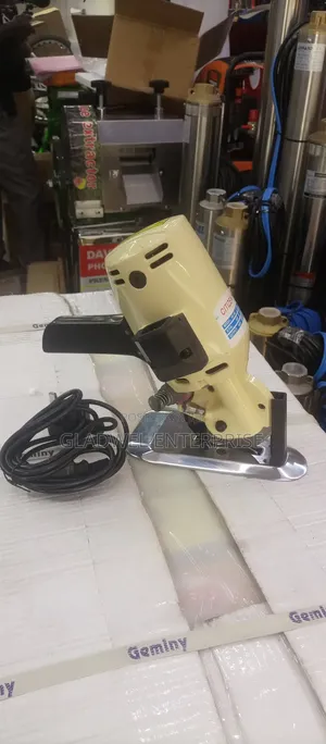 Clothes Cutting Machine