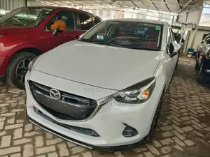 Mazda Demio 2018 Off white