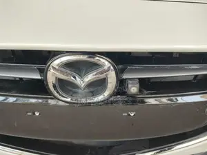 Mazda Demio 2018 Off white