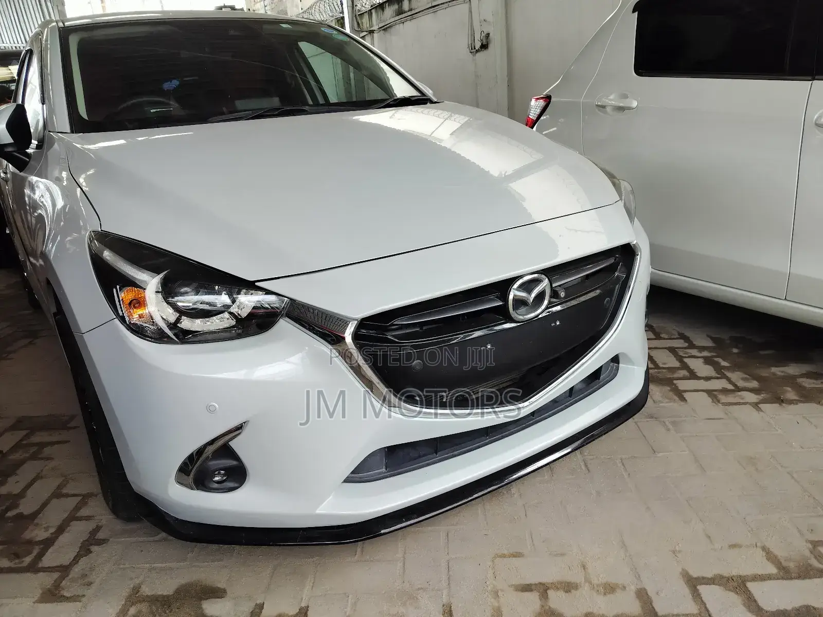 Mazda Demio 2018 Off white