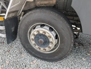 40ft Isuzu Lorry