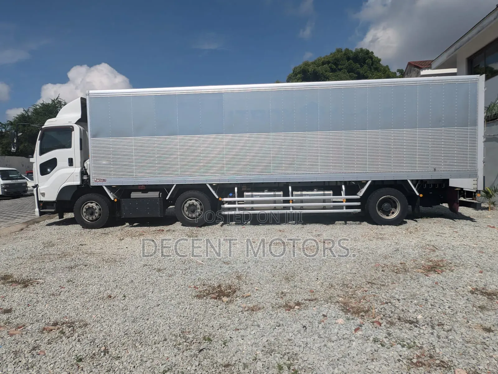 40ft Isuzu Lorry