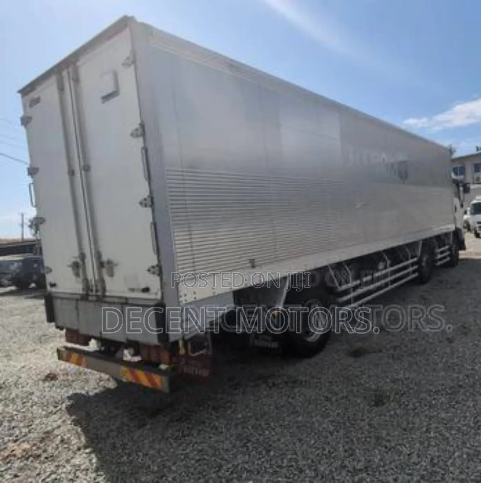 40ft Isuzu Lorry