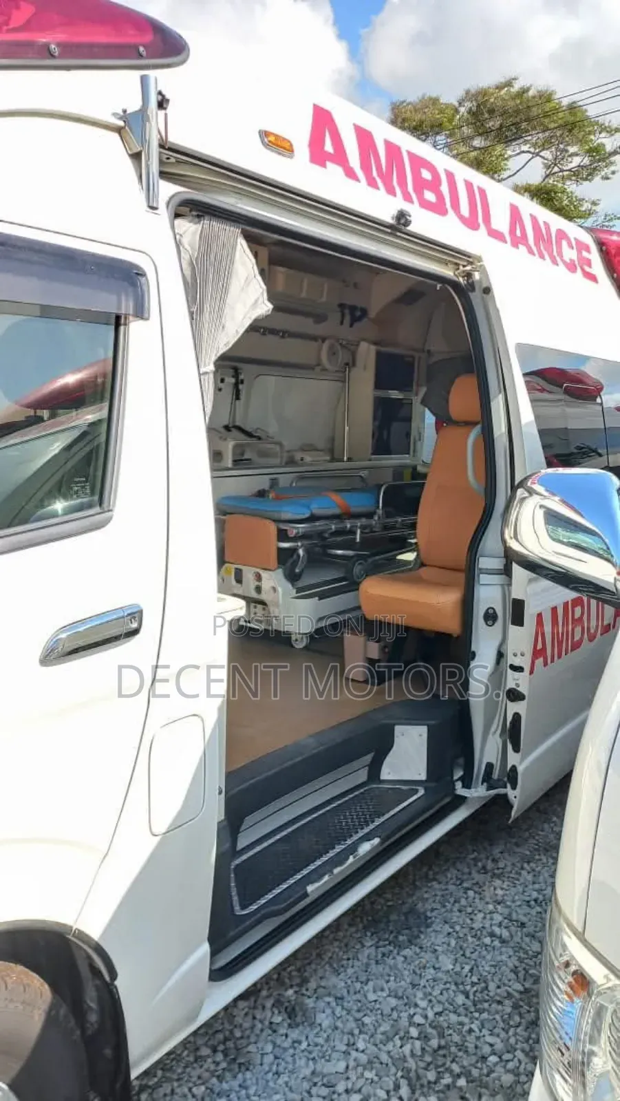 Toyota HiAce 2018 White