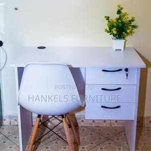 0.9m White Study Desk With Chair