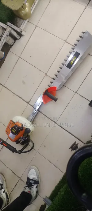 Wasp Petrol Commercial Hedge Trimmer