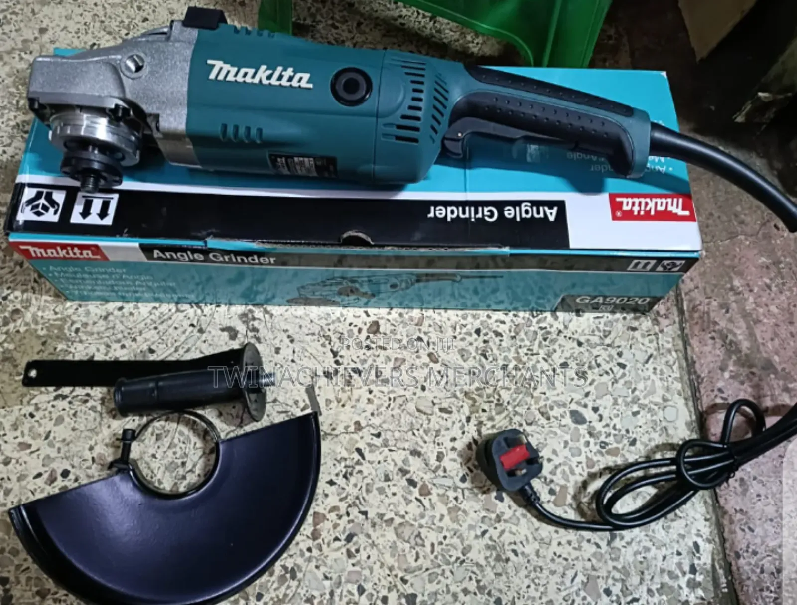 Makita '9 Angle Grinder 2200w