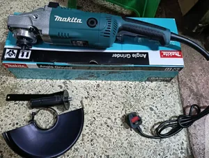 Makita '9 Angle Grinder 2200w