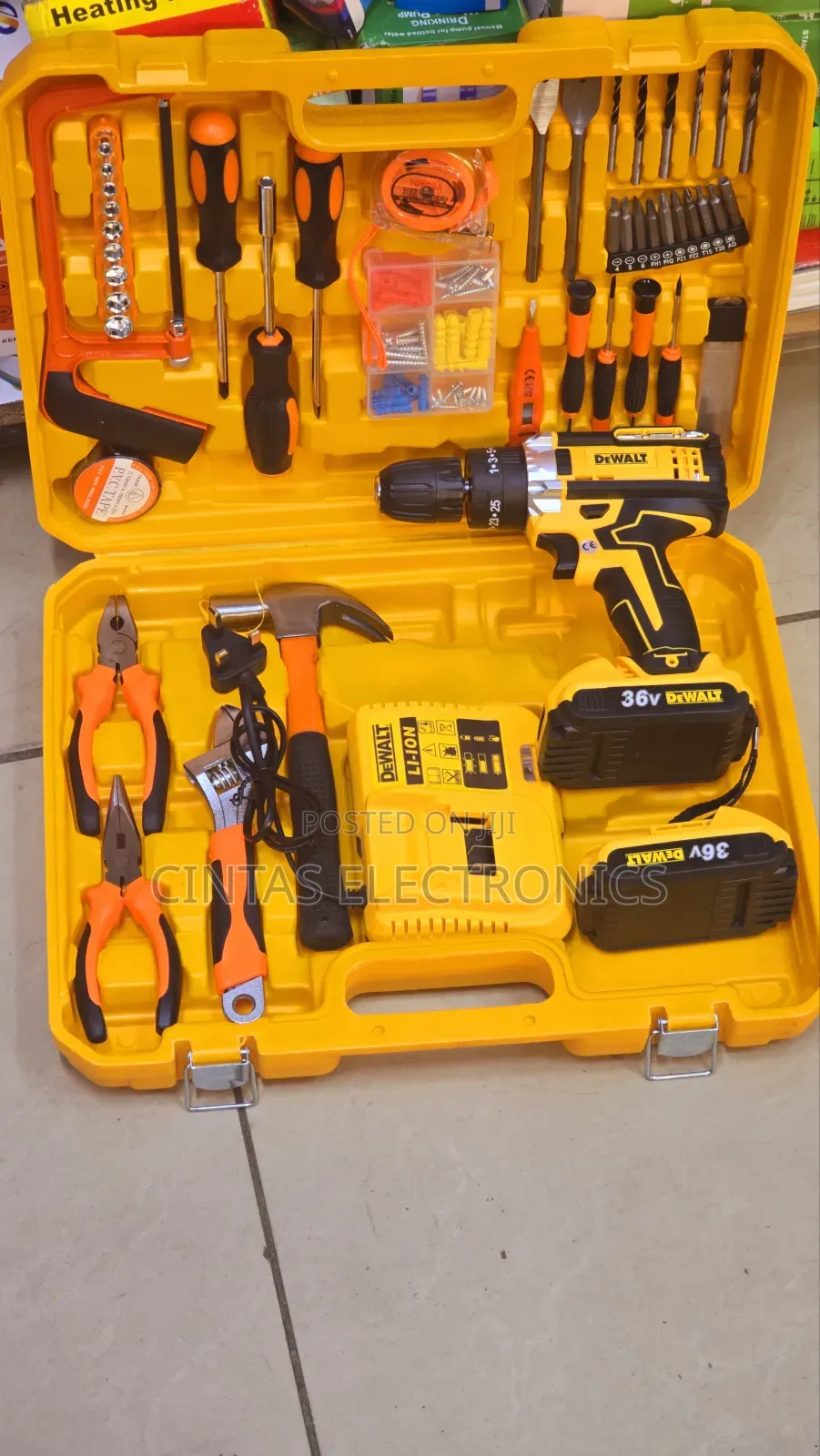 Dewalt Toolset/Toolbox With Accessories