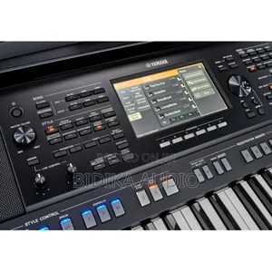 New and Stardars PSR-Sx700 Yamaha Keyboard