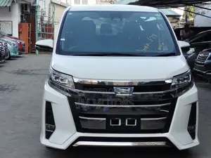 Toyota Noah 2018 White