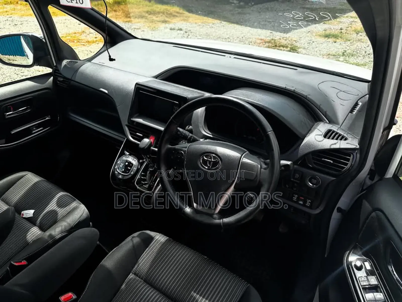 Toyota Voxy 2018 White