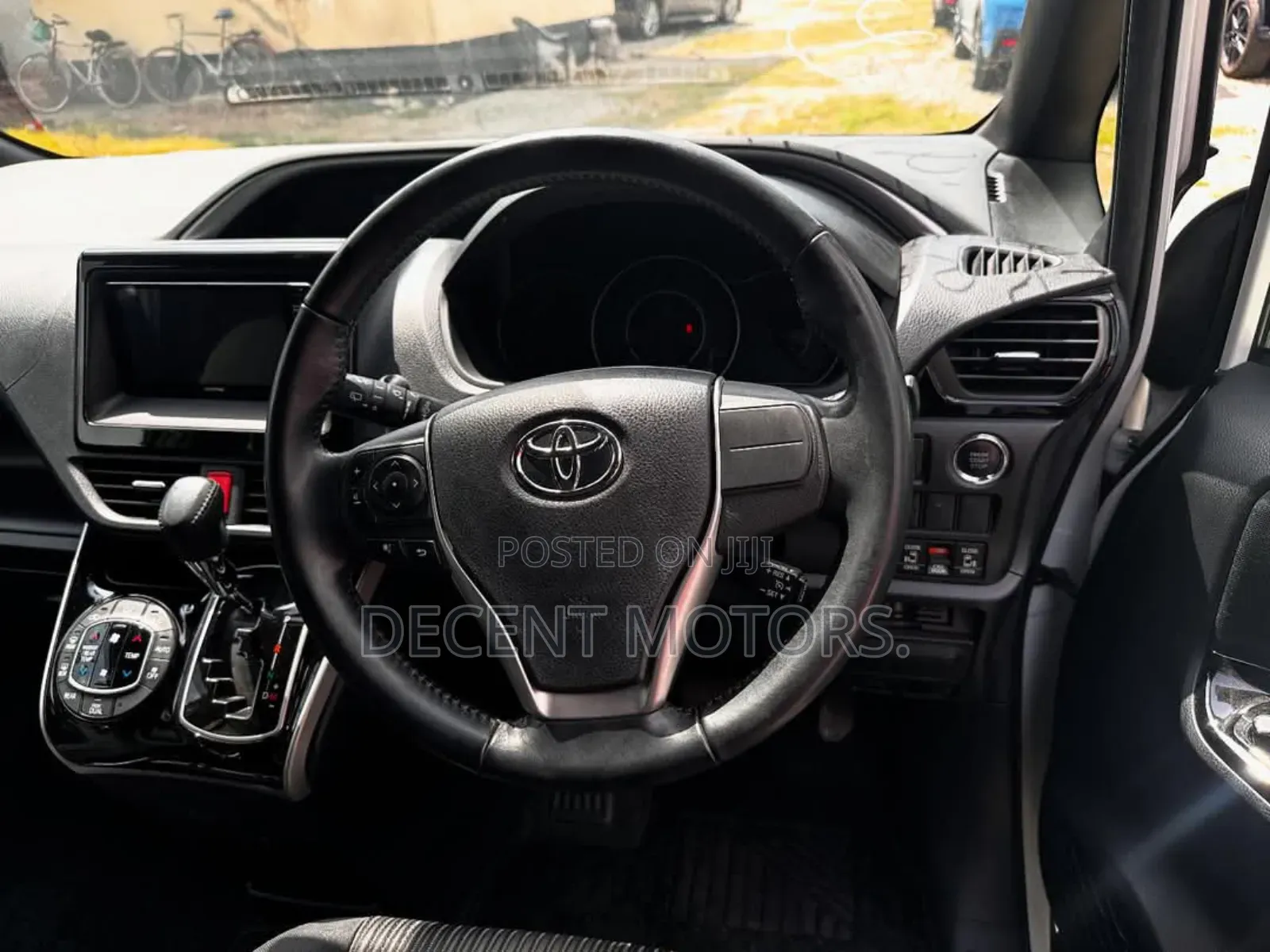 Toyota Voxy 2018 White