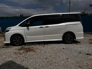 Toyota Voxy 2018 White