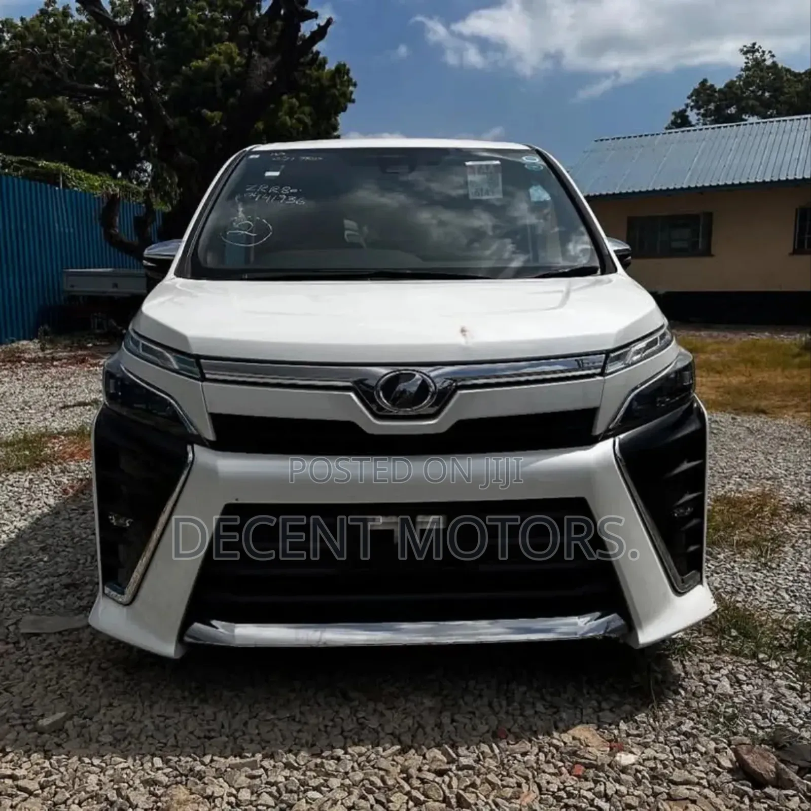 Toyota Voxy 2018 White